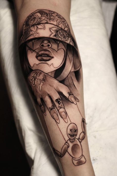 Cholo Art Tattoo, Mexican Tattoo Ideas For Women, Clown Woman Tattoo, Latina Tattoo Ideas Mexican Art, Cholo Clown Tattoo, Chicano Arm Tattoo, Chicana Style Tattoo, Tattoo Ideas Chicano, Homies Tattoo