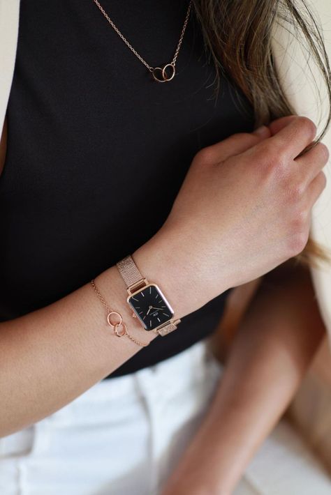 Minimal Watch Women, Daniel Wellington Watch Women, Minimal Watch, Timepiece Design, Pretty Watches, Formal Earrings, Daniel Wellington Watch, Vintage Watches Women, Rose Gold Watches