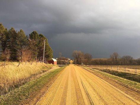 Rural Midwest Aesthetic, Iowa Gothic, Hick Aesthetic, Midwestern Aesthetic, Iowa Aesthetic, Midwest Core, Iowa Landscape, Midwest Aesthetic, Midwest Gothic