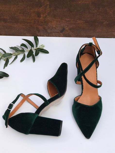 Forest Green Wedding Shoes, Dark Green Heels Wedding, Bridal Shoes Low Heel Green, Wedding Shoes Forest Green, Spring Wedding Green Heels, Wedding Shoes Pumps, Unique Wedding Shoes, Fall Bridesmaids, Wedding Shoes Bride