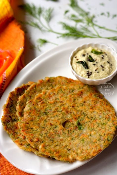 Akki Roti Recipe, Akki Roti, Lunch Recipes Indian, Roti Recipe, Indian Street Food Recipes, Gluten Free Breakfast, Regional Food, Veg Dishes, Vegetarian Snacks Recipes