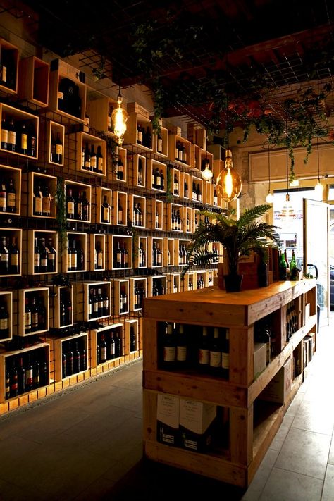 Wine Wall Simple, Winery Shop Design, Winery Design Interior, Enoteca Design, Winery Interior Design, Wine Shop Interior Design, Wine Bar Interior Design, Winery Interior, Home Winery