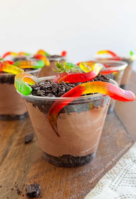 Oreo Dirt Cups Recipe, Dirt Pie Recipe, Dirt Pudding Recipes, Mud Recipe, Dirt Cups Recipe, Pudding And Cool Whip, Dirt Pie, Mud Pie Recipe, Oreo Dirt Cake