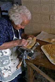 English Crumpets, Abruzzo Italy, Italian Aesthetic, Italian Life, Italian Landscape, Italy Holidays, Italian Heritage, Italian Culture, Crumpets