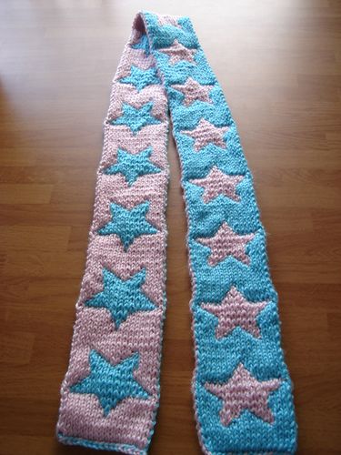 Knit Star Scarf by craftychick5678, via Flickr Double Knitting Charts, Eyeliner Inspo, Knit Star, Star Scarf, Double Knitting Patterns, Pattern Outfits, Scarf Knitting, Crochet Stars, How To Knit