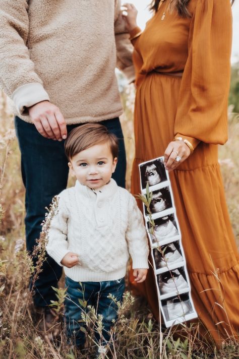 Big Bro Photoshoot, Maternity Photography Mom And Son, Gender Announcement Pictures With Siblings, Fall Announcement Pregnancy, Gender Reveal Photoshoot With Siblings, Fall Pregnancy Announcement Baby #2, Second Baby Maternity Photos, Pregnancy Announcement With Sibling, Baby Annoucment