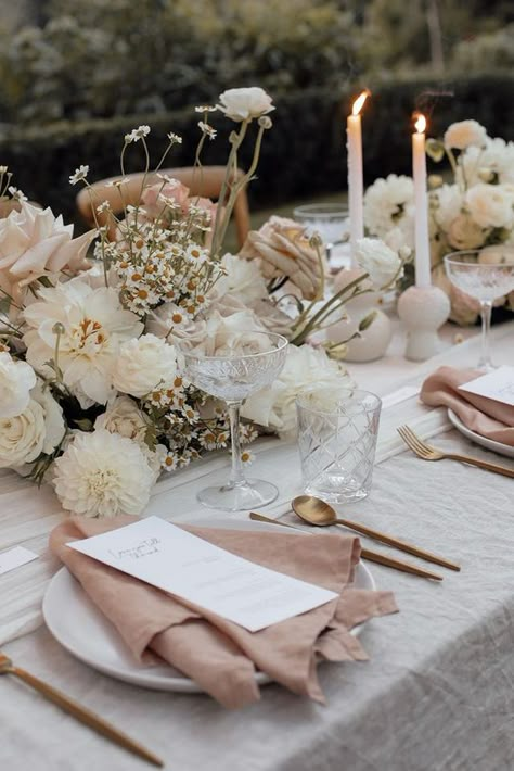 TABLESCAPE INSPO AND IDEAS | TABLE SETTING Future Wedding Plans, Neutral Wedding, Wedding Table Settings, Wedding Mood Board, Wedding Tablescapes, Wedding Mood, Wedding Deco, Here Comes The Bride, The Table