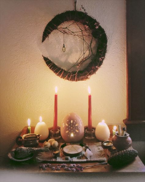 Hedge Witch Altar Ideas, Outdoor Witch Altar, Spring Equinox Aesthetic, Equinox Aesthetic, Spring Handprint Crafts, Fall Altar, He Is Risen Craft, Spring Crafts For Infants, Preschool Spring Crafts