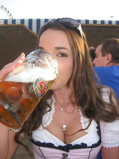 Rise and Shine (39 Photos) - Suburban Men Beer Drinking Girl, Beer Maiden, Oktoberfest Germany, Oktoberfest Woman, Beer Girl, Oktoberfest Beer, Time Time, Cigars And Whiskey, German Beer