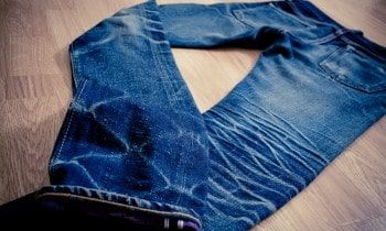 How To Fade Jeans How To Fade Jeans Diy, How To Fade Jeans, Diy Distressed Jeans, Painting Jeans, How To Fade, Dye Jeans, Bleached Jeans, Types Of Jeans, Painted Jeans