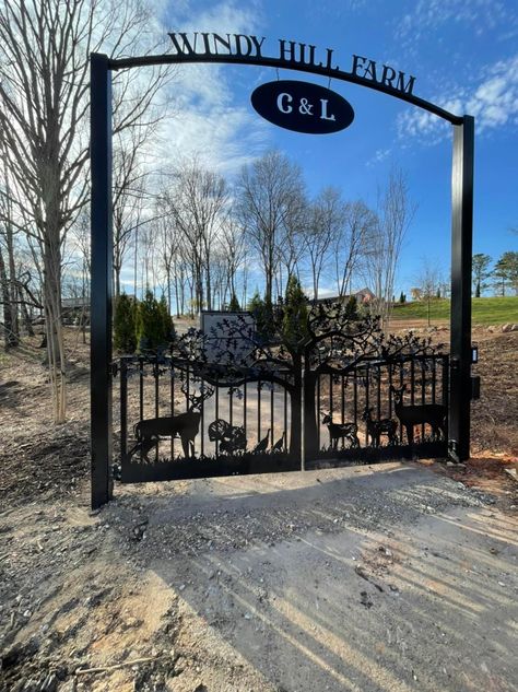 Driveway Gate Ideas, Custom Iron Gates, Gate For Home, Aluminum Driveway Gates, Metal Driveway Gates, Custom Driveway, Gate Entrance, Land Development, Aluminium Gates