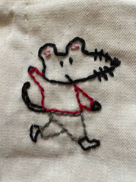 Embroidery - broderie 🧵 Quirky Embroidery Ideas, Cute Simple Embroidery Ideas, Cute Little Embroidery Designs, Easy Things To Embroider, Cute Simple Embroidery, Silly Embroidery, Backpack Embroidery Ideas, Cute Easy Embroidery, Embroidery Easy Ideas