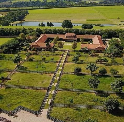 Rancho House Ranch Homes, Ranch Layout Farm, Courtyard Stables, Trailer Homes, Fanfiction Ideas, Spanish Farmhouse, Horse Barn Designs, Hacienda Style Homes, Dream Horse Barns