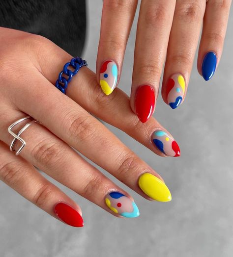 Primary Color Nail Art, Blue And Yellow Nails Designs, Primary Color Nails, Yellow And Blue Nails, Blue And Yellow Nails, Trendy Short Nail Designs, Multicoloured Nails, Nails Aura, Statement Nails