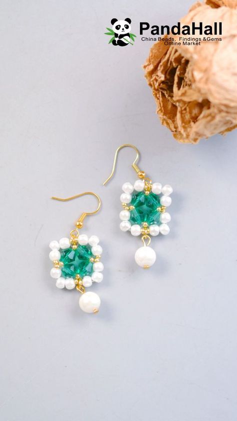 Hoop Earrings Diy, Earrings Diy Handmade, Beaded Earrings Tutorials, Beaded Earrings Diy, Handmade Earrings Beaded, Beaded Earrings Patterns, Earrings Inspiration, Earrings Beaded, Homemade Jewelry