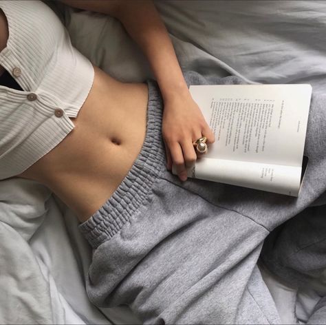 Foto Tips, Goals Inspiration, Fitness Inspiration Body, Ideal Body, Trik Fotografi, Body Motivation, Reading A Book, Summer Body, Vision Board 2023