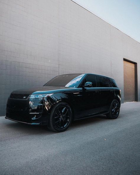 Range Rover Sport Aesthetic, Dream Cars Range Rovers Matte Black, Black Car Range Rover, Range Rover Aesthetic, Cars Range Rover Black, Black Suv Aesthetics, Matt Black Range Rover, Range Rover Sport Black, New Range Rover Sport