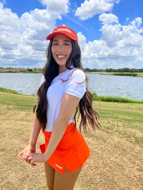 Cart Girl Outfits Golf, Cart Girl Golf, Golf Girl Aesthetic, Caddy Girls, Pub Golf, Golf Aesthetic, Girl Aesthetic Outfits, Golf Caddy, Golf Girl