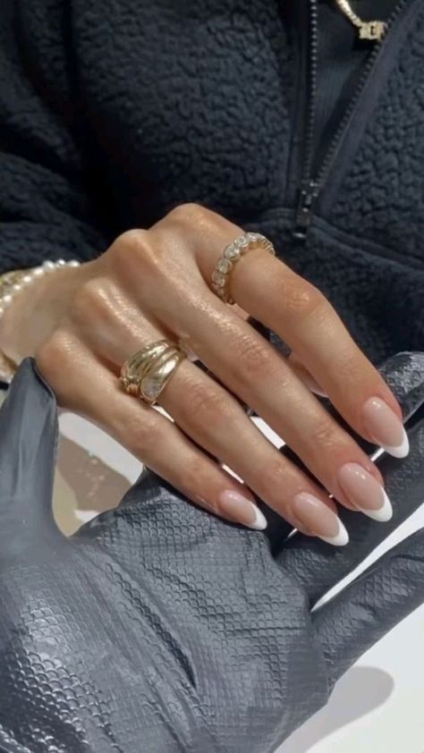 Nail Tip Styles, Wedding Nail French Tip, Minimal French Nails Almond, White Tip Nails 2023, French Mani Almond Nails, Medium Round French Tip Nails, French Jewellery Style, French Girl Nails Aesthetic, Medium Oval French Tip Nails