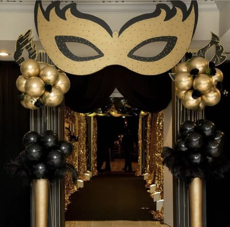 Masquerade Party Decorations Theme, Masquerade Ball Decorations, Masquerade Party Themes, Mascarade Ball, Sweet 16 Masquerade Party, Mascarade Party, Masquerade Decorations, Gatsby Birthday Party, Masquerade Party Decorations