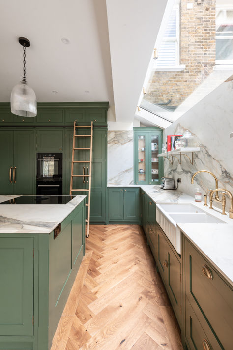 See more luxury full home renovation projects with Herringbone Green Kitchen Inspiration, Herringbone Kitchen, Green Kitchen Designs, Floor To Ceiling Cabinets, House Extension Design, Banquette Seating, Green Cabinets, Shaker Kitchen, Kitchen Extension