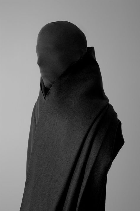 Nicholas Alan Cope and Dustin Edward Arnold Eiko Ishioka, Estilo Real, Futuristic Fashion, Future Fashion, Dark Fashion, Mode Inspiration, Costume Design, A Black, Fashion Art