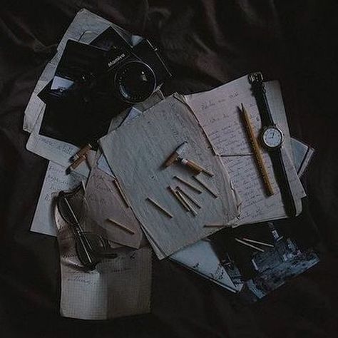 jess mariano (@jessmariano) • Instagram photos and videos Jess Mariano Aesthetic, Grunge Aesthetic Outfits Winter, Jess Core, Grunge Aesthetic Room, Grunge Pics, Amy Sherman Palladino, Jess Mariano, Aesthetic Room Ideas, Photography Vintage