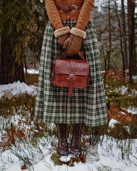 Life In Nature, Winter Cottagecore, Cottagecore Outfits, Cottagecore Fashion, Cottagecore Style, In The Forest, Mode Vintage, Mode Inspiration, Looks Vintage