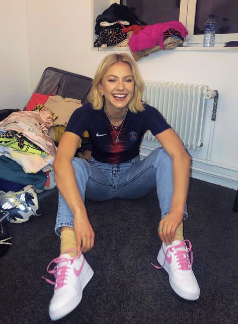 Astrid S, Who Runs The World, Girl Crush, Famous People, Musician, Celebrities, Hair, Quick Saves