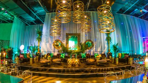 Emerald City Theme, Emerald City Party, Party City Decorations, Phone Theme Ideas, Party Dress Inspiration, City Theme, Gala Ideas, 20 Wedding Anniversary, City Decor