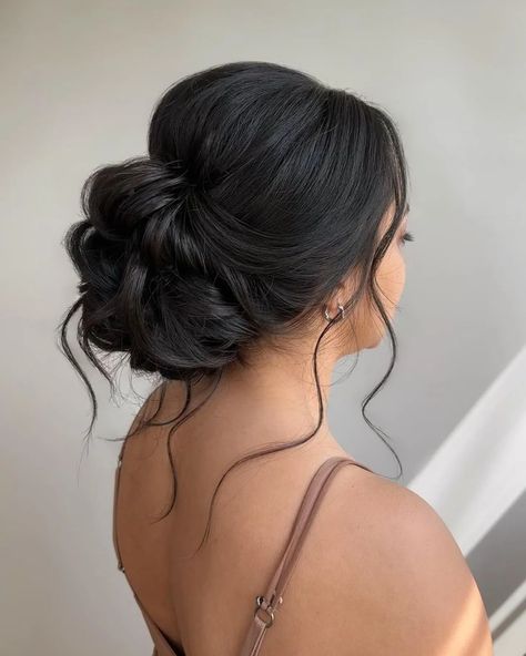 Bridal Updos For Round Faces, Wedding Hair Brown Updo, Updue Hairstyles Wedding, Bridal Hair Updo Brunette, Up Hairstyles For Long Hair Wedding, Bridesmaids Hair Up, Bridal Updo For Thick Long Hair, Updo Bridesmaid Hairstyles, Asian Wedding Hair Updo