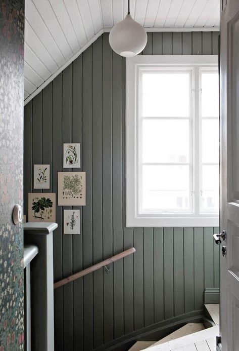 Sitting Nook, Cozy Nooks, Interior House Colors, Interior Colour, Green Walls, Casa Exterior, Alvar Aalto, Cozy Nook, Scandinavian Home