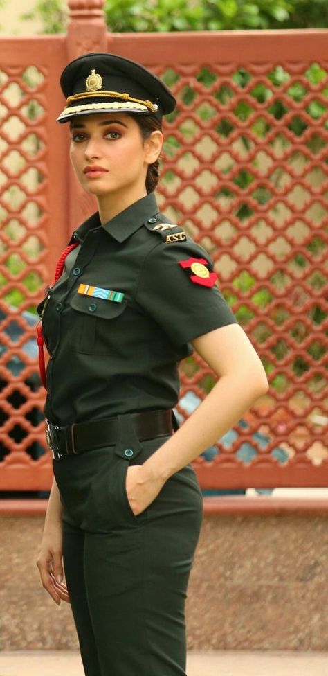 Army Dress, Army Images, Female Cop, Warrior Women, Boxing Girl, Stylish Photo, Intresting Facts, Army Women, Alight Motion