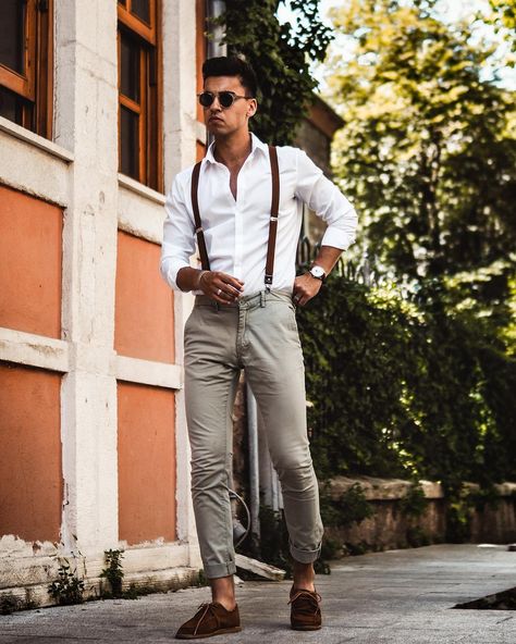 Have a good weekend friends 🙌🏼 Photo credits ��� Suspenders Outfit Men, Baggy Trousers Outfit, Outfit Ideas Dress, White Shirt Outfit, Suspenders Outfit, White Suspenders, White Shirt Outfits, Trouser Outfit, Have A Good Weekend