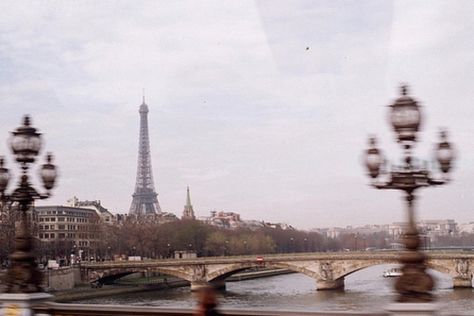 Aesthetic Header, Paris Dream, Paris Vibes, Parisian Life, Paris Aesthetic, Living In Paris, The Eiffel Tower, City Aesthetic, Pretty Places