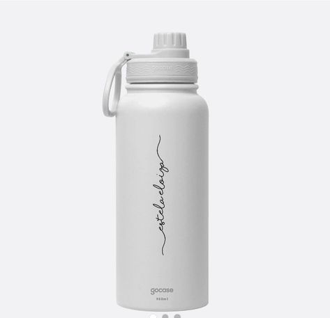 Garrafa Aesthetic, Xmas Wishes, Food Poster Design, Insulated Water Bottle, Poster Design, Vision Board, Water Bottle, Ootd