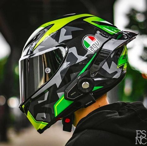 Helm Agv, Custom Bike Helmets, Bike Helmet Design, Helmets Motorcycle, Agv Helmets, Motorcycle Helmet Design, Biker Helmets, Motorbike Art, Biker Photography