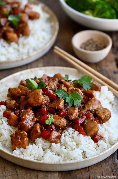 Black Pepper Chicken Chinese, Pepper Chicken Chinese, Black Pepper Chicken Recipe, Pepper Chicken Recipe, Baked Orange Chicken, Chicken Chinese, Pork Egg Rolls, Black Pepper Chicken, Recipes With Chicken And Peppers