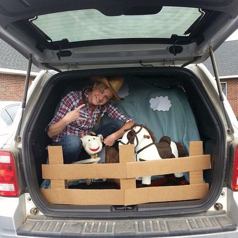 Cowgirl Trunk Trunker Treat Ideas, Church Trunk, Trunk Ideas, Trunk Or Treat Ideas, Teal Pumpkin, Hallowen Ideas, Festival Ideas, Halloween Traditions, Harvest Party