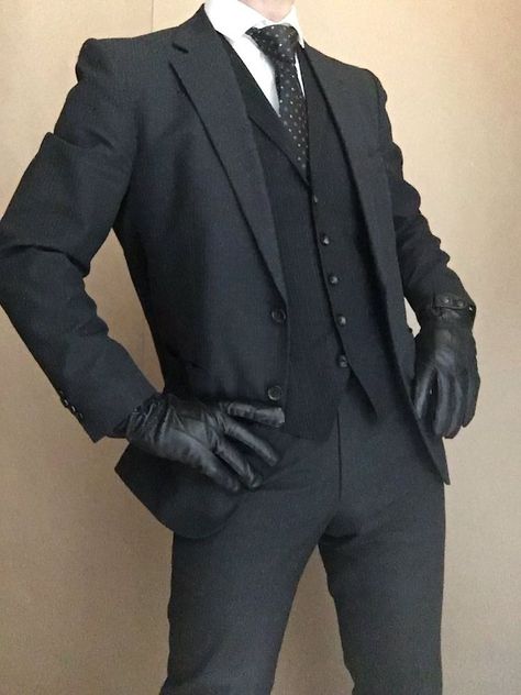 Man In Suit Reference, Elegant Boy, Suit Aesthetic, Black Suit Men, Suit Pin, Black Suits, Suit Fashion, Suit And Tie, Character Outfits