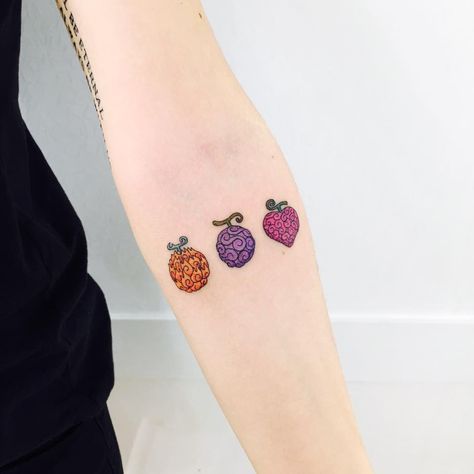 fruit du démon Ace Back Tattoo One Piece, E.t. Tattoo, Subtle One Piece Tattoo, One Piece Tattoos Ideas, Ace One Piece Tattoo Ideas, One Piece Anime Tattoo Ideas, Subtle Anime Tattoos, Luffy Tattoo Ideas, Ace Tattoo One Piece