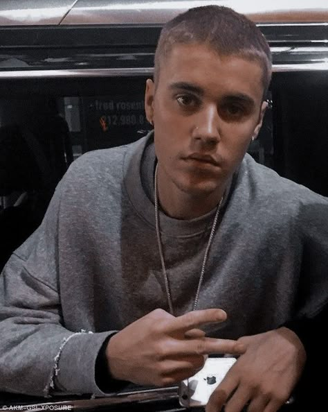 Justin Bieber Shaved Head, Justin Bieber 2015 Hairstyles, Justin Bieber Buzzcut, Justin Bieber Short Hair, Justin Bieber Hair, Justin Bieber Hairstyle, Buzz Cut Ideas, Wallapers Aesthetics, Long Buzz Cut