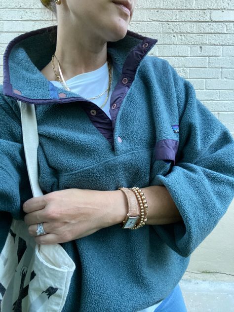 Patagonia Fleece Fits, Patagonia Office Outfit, Big Fleece Outfit, Cute Fleece Jacket Outfit, Vintage Patagonia Outfit, Half Zip Pullover Patagonia, Patagonia Retro Pile Fleece Outfit, Patagonia Sweatshirt Outfit, Patagonia Vintage Fleece