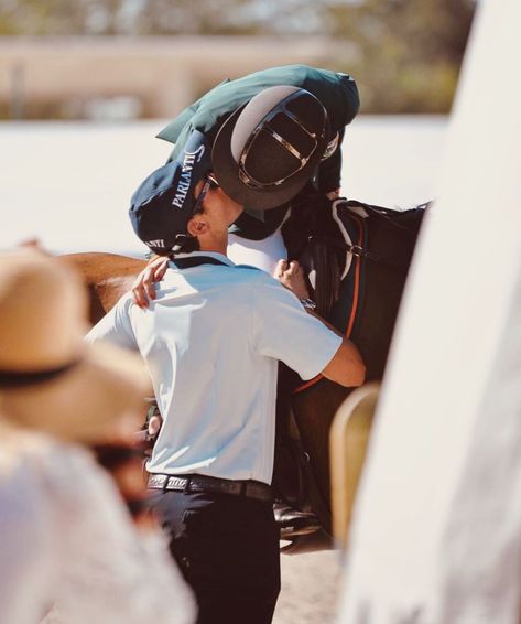 Jessica Springsteen, Horse Girl Aesthetic, Horse Couple, Horse Photography Poses, Horse Riding Aesthetic, Show Jumping Horses, Reining Horses, Equestrian Aesthetic, Horse Drawings