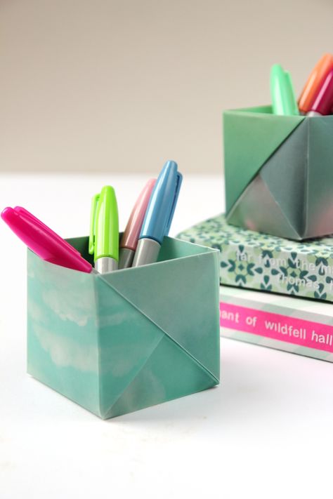 Origami Pen Holders – Scrap Booking Origami Pencil Holder, Origami Kutu, Diy Origami Home, Diy Origami Home Decor, Origami Home Decor, Origami Cube, Tutorial Origami, Origami Ball, Folding Origami