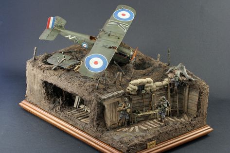 SE.5a Hisso Wingnut Wings trench warfare diorama - ModelingTime.com Trench Warfare, Tin Can Lanterns, American Girl Dollhouse, Military Action Figures, Model Tanks, Military Diorama, Model Planes, Barbie House, Model Aircraft