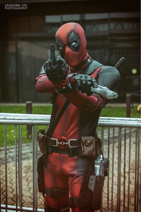 Cosplay Image Joker, Deadpool Pictures, Ryan Reynolds Deadpool, Deadpool X Spiderman, Deadpool Cosplay, Deadpool Funny, Deadpool Art, Deadpool And Spiderman, Deadpool Comic