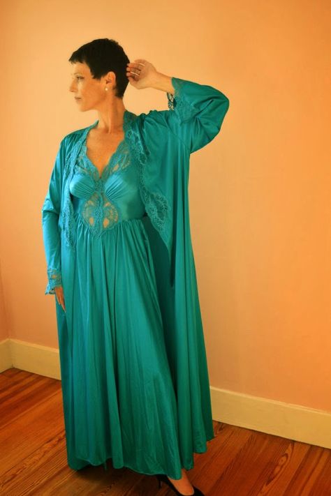 Nightgown And Robe, Pyjama Party, Green Lingerie, Vintage Pajamas, Nightgown Sets, Night Gowns, Fashion Week 2015, Vintage Nightgown, Loungewear Luxury