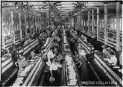 a busy factory during the industrial revolution Lewis Wickes Hine, Shorpy Historical Photos, Lewis Hine, Cotton Mill, Still Picture, Photo Maps, Textile Industry, Industrial Revolution, High Resolution Photos