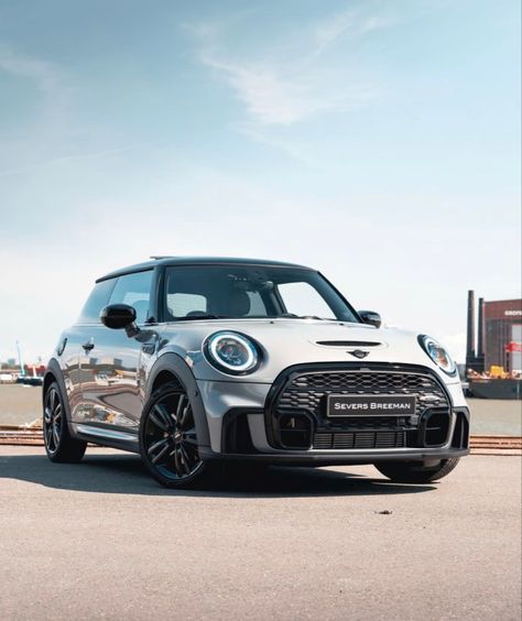 Mini Cooper Wallpaper, Black Mini Cooper, Smart Brabus, Mini Cooper Custom, Mini Copper, Black Jeep, Bike Trips, Mini Cooper S, Black Exterior